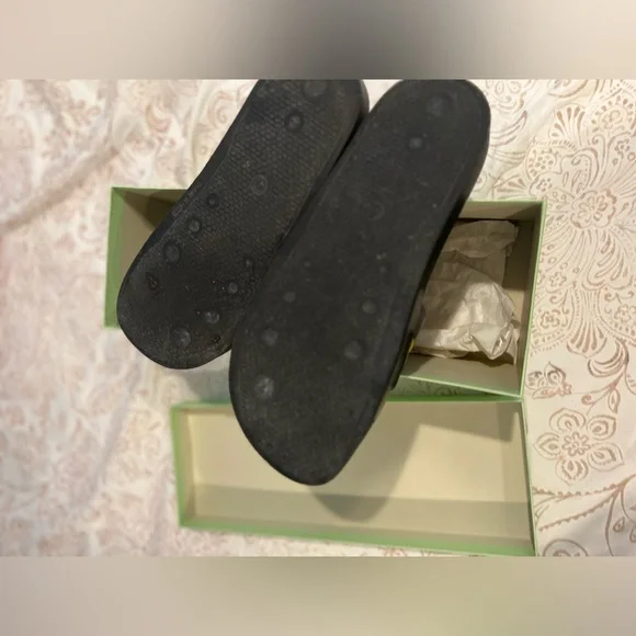 Off White Woman’s Industrial Pool Slides - Picture 3 of 7